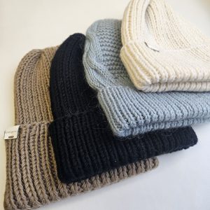 Merīnvilnas cepure ar atloku